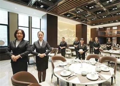 难怪你的餐饮店生意不好，全是因为员工的这些错误行为！